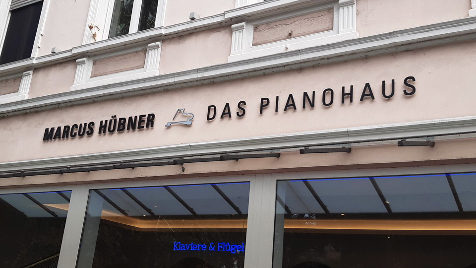 Huebner-02