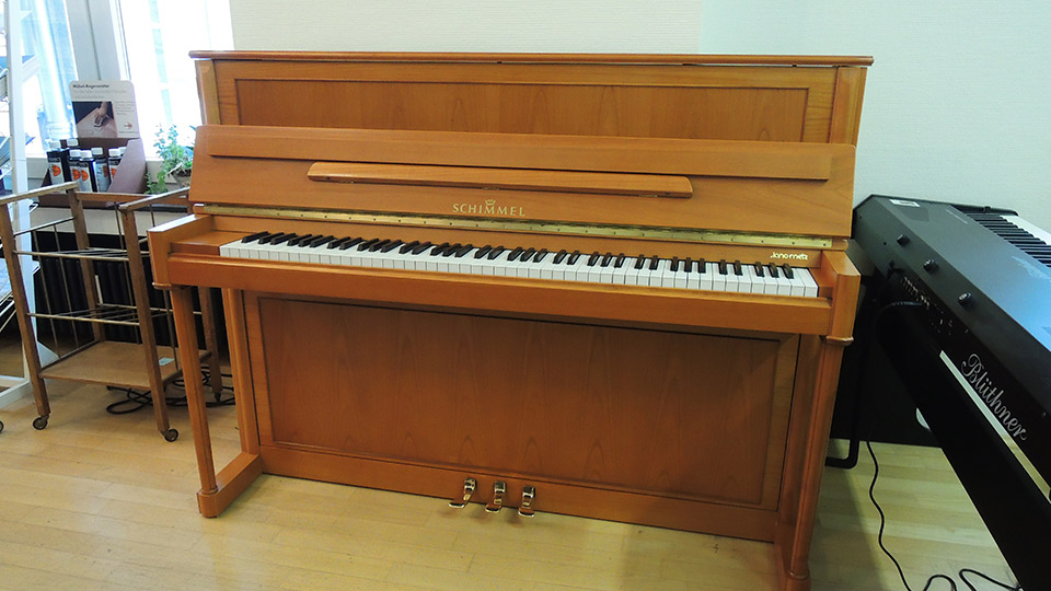 Schimmel-112-Kirsch-007