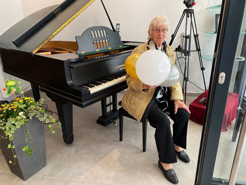 Yvonne-005